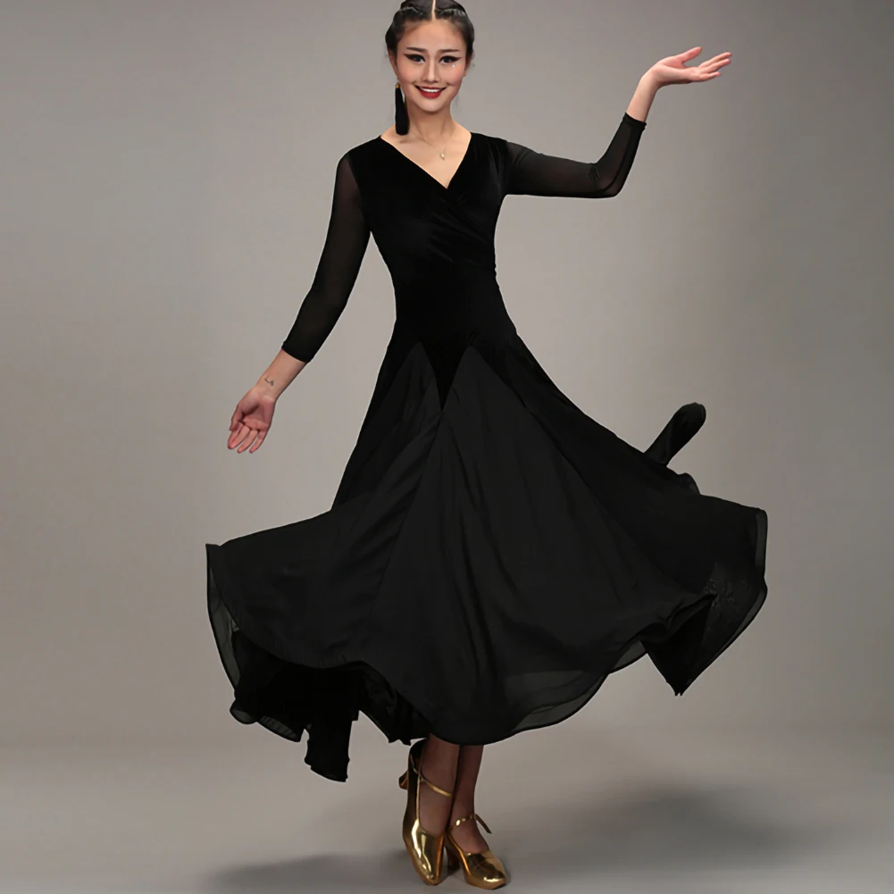 

V-neck Waltz Ballroom Dress for Competition Red Long Sleeves Black Standard Competition Dresses Large Skirt Velvet Stage Costume