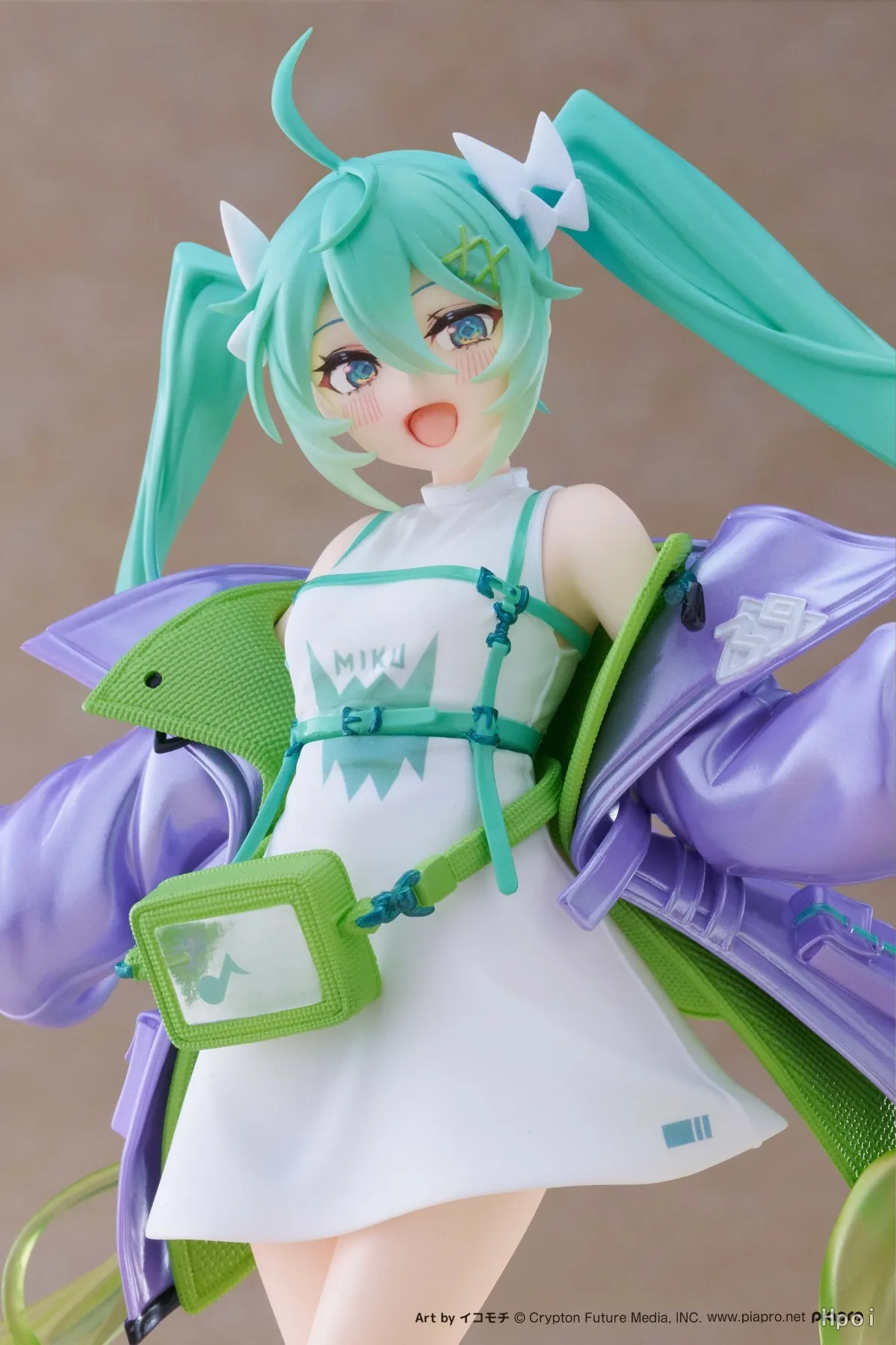 ฟิกเกอร์แฟชั่น Hatsune Miku อะนิเมะ18ซม. ชุดแฟชั่นแบบสบายๆของตกแต่งกระเป๋าสะพายไหล่โมเดลของเล่นของขวัญของสะสมฟิกเกอร์ aciton