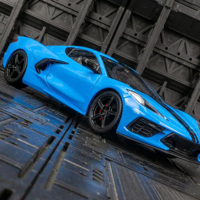 Maisto1:24 simulation Chevrolet Corvette C8 2020 alloy car model, door can be opened rich in details, finely crafted view 3