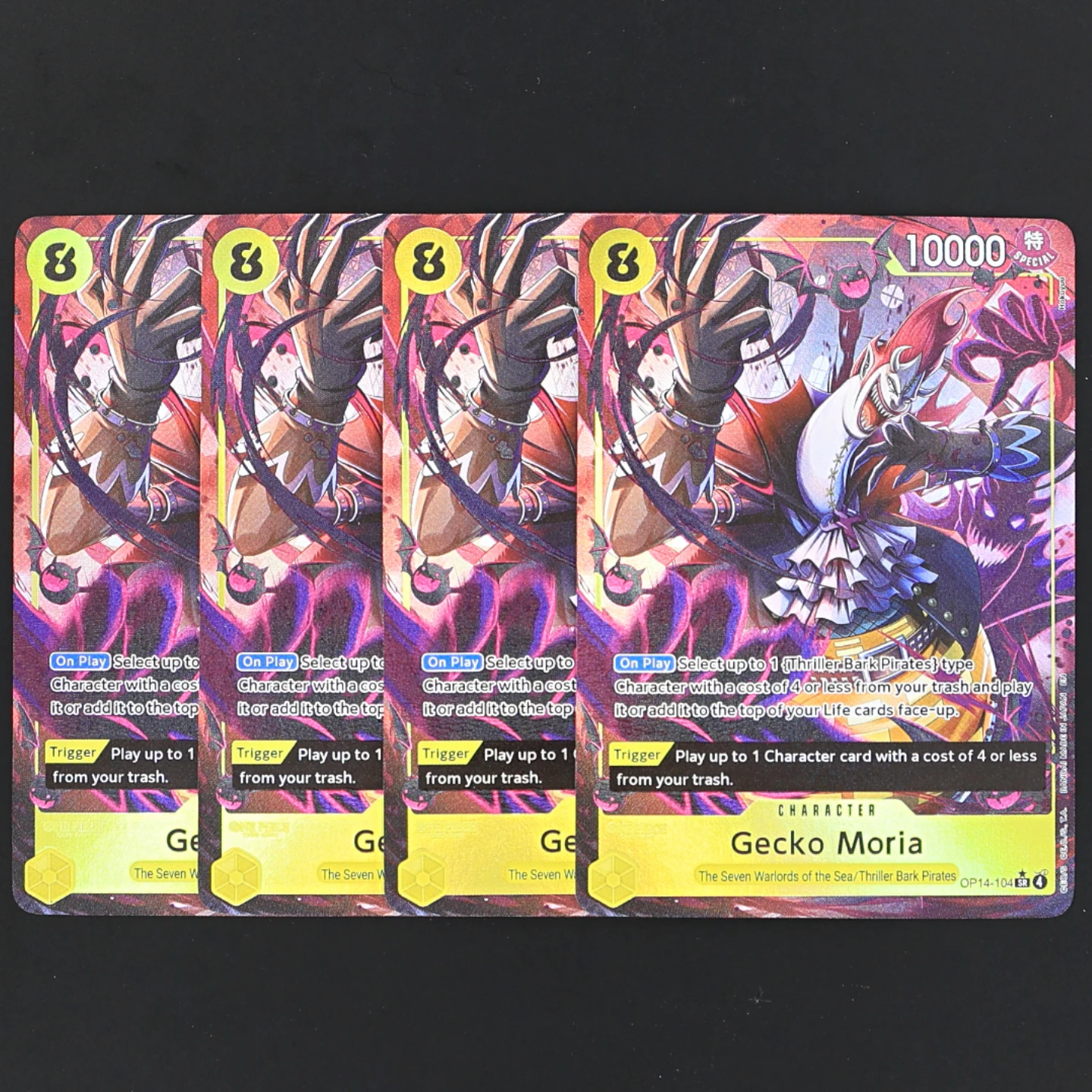 OP14-104 Gecko Moria One Piece TCG OPCG Juego de Cartas Coleccionables en Inglés SR, Moria Amarilla de 8 Costos, Tarjeta Texturizada con Lámina, Anime
