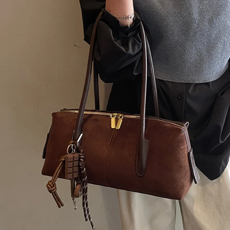 

Женские матовые сращенные ​ ​ Сумка подмышки, модная большая сумка на двойной молнии, корейская новая нишевая сумка-подушка в стиле ретро с подвеской