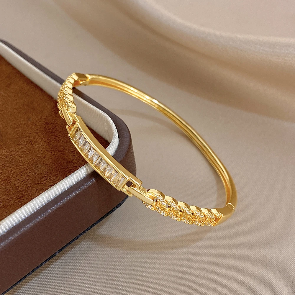 

Freetry Vintage Geometric Twisted Rhinestone Bangle for Women Sparkling Gold Plated Spring Bracelet Party Jewelry Accessories