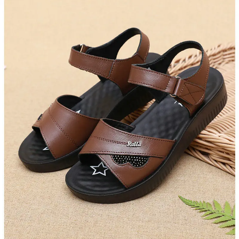 Summer Sandals Women Genuine Leather Solid Color Casual Beach Sandals Mother Shoes Non-slip Soft Bottom Elderly Casual Shoes