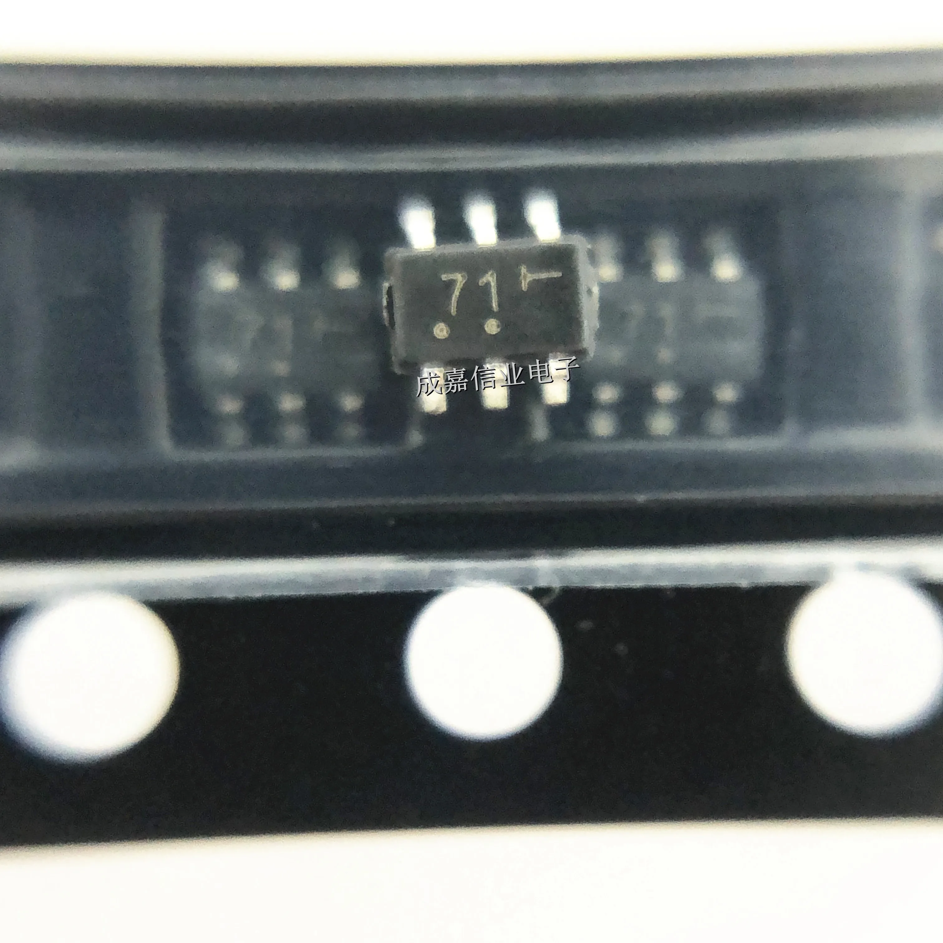 10pcs/Lot NSTB60BDW1T1G SOT-363 MARKING;71 NPN Digital Transistors 150mA 50V  Operating Temperature:- 55 C-+ 150 C
