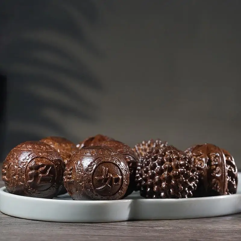 

1 пара ручных шариков из сандалового дерева, ручной мяч из орехового дерева, массажные упражнения, игрушка для здравоохранения, мяч для ношения вручную