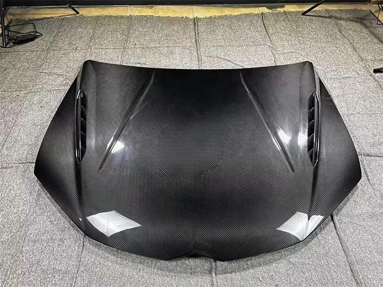 For 2023 URUS P Style Dry Carbon Fiber Engine Hood High Quality New Front Bonnet 3