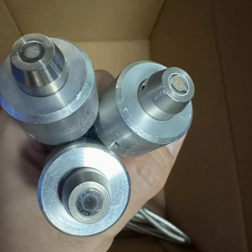 

2026 Hot SellingHamamatsu LC8 Light Guides UV Fiber Optic Cable A10014-35-0110