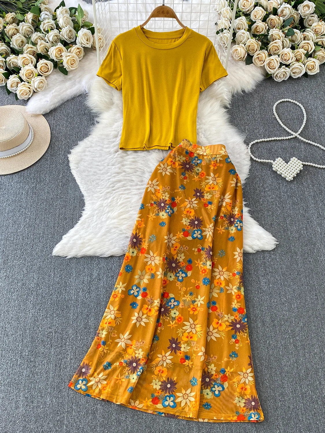 

Simple Color Knitted T-Shirt Top Floral Lace Long Skirt Two-Piece Set Versatile Sweet Atmosphere Commute Style Summer F...