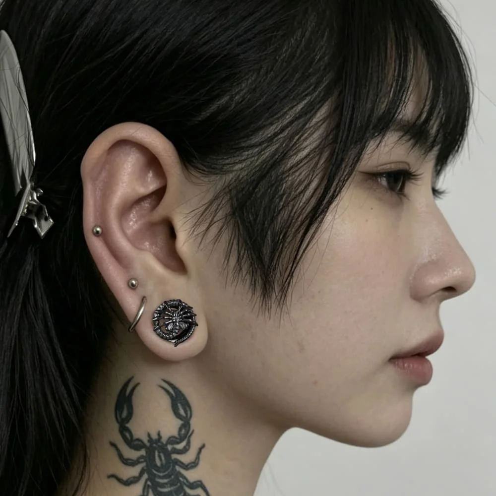 Casvort 2 Stück 316L Edelstahl Ohrstecker Tunnel mit Schraubverschluss Ohrdehner Piercing Körperschmuck im Punk-Stil – Detail 3