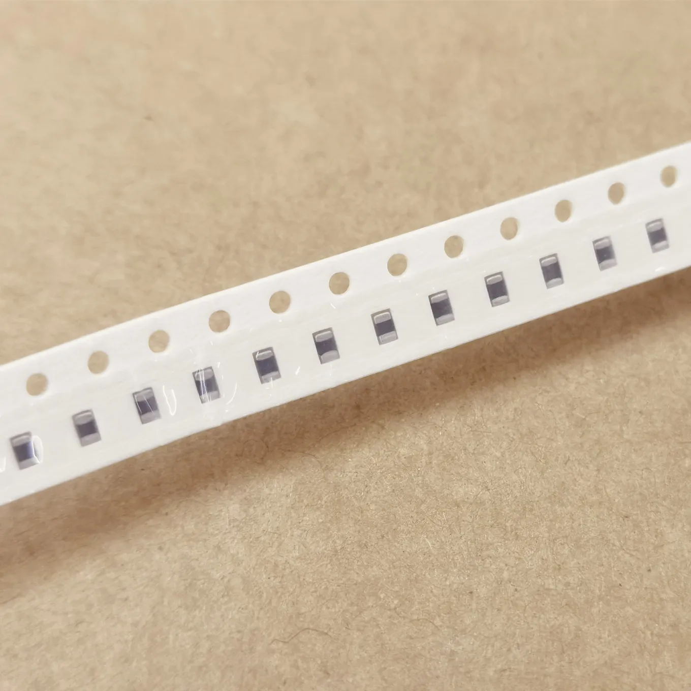 Original new 100% HCB2012KF-121T50 0805 120R 5A SMD high current magnetic bead inductor
