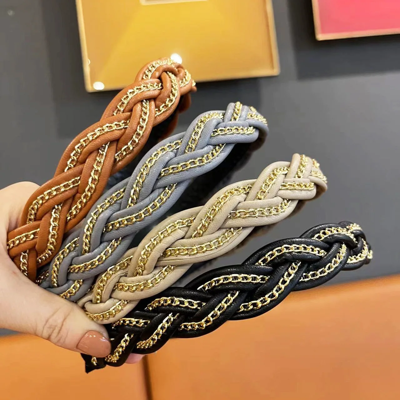 

Chunky Knit Headband Hairband Hair Hoop Vintage Elegant with Metal Chain for Women Winter Warmth Fashion Hair Accessories
