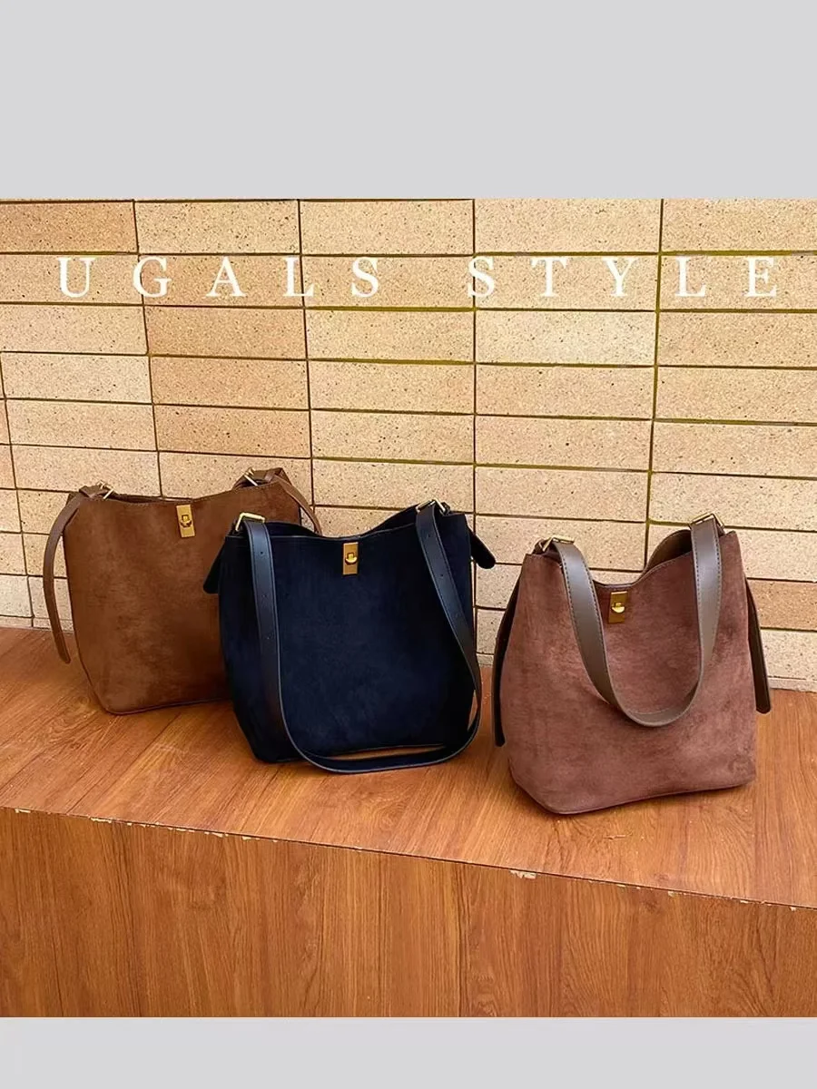 Autumn Winter Women's Handbag Large Capacity Velvet Bucket Bag Lady Purse Shoulder Underarm Bag Female Casual Bag Composite Bag