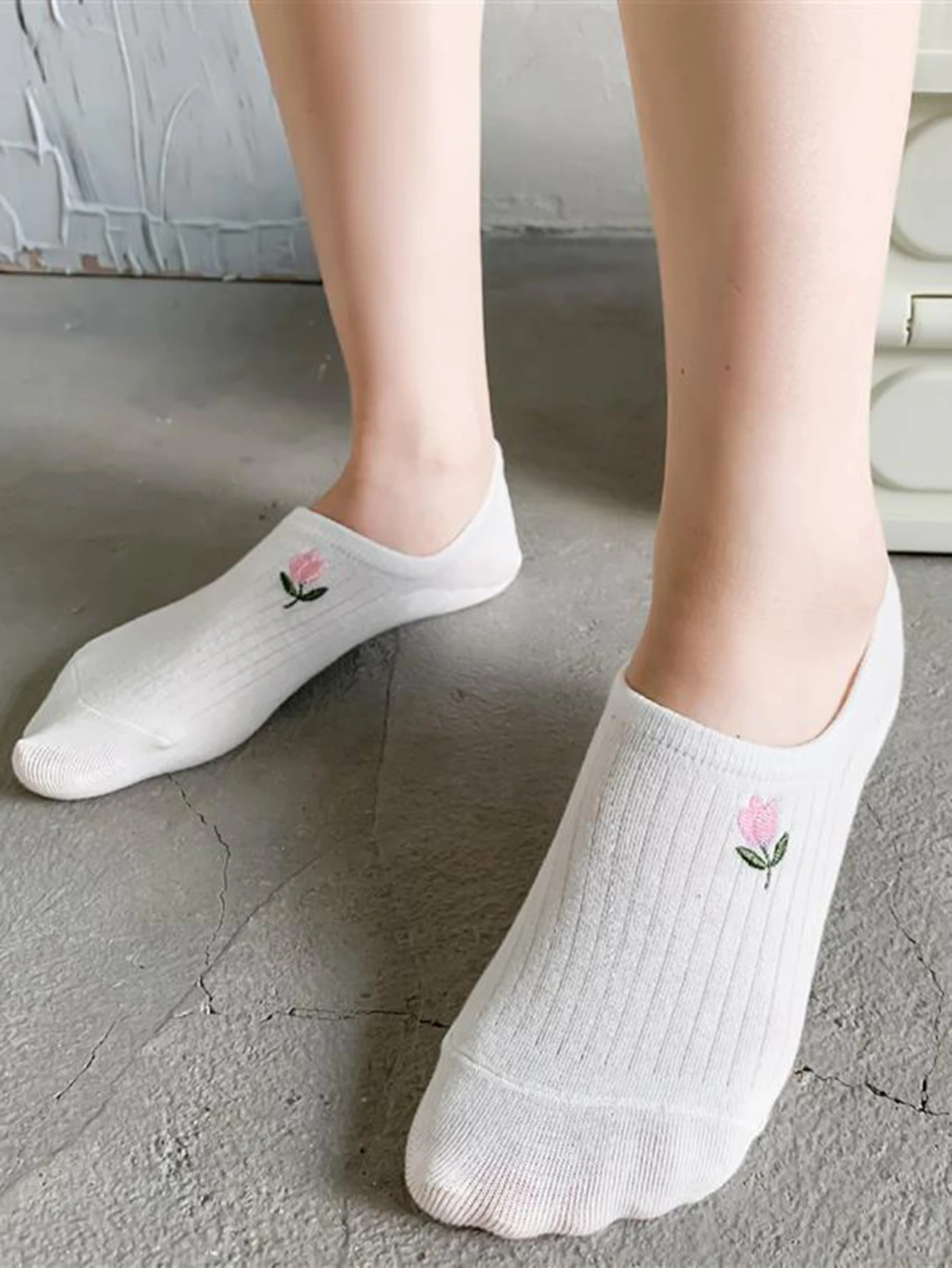 10Pairs المرأة عدم الانزلاق الجوارب غير مرئية الفم الضحلة قارب الجوارب الإناث لينة جورب تنفس جورب قصير