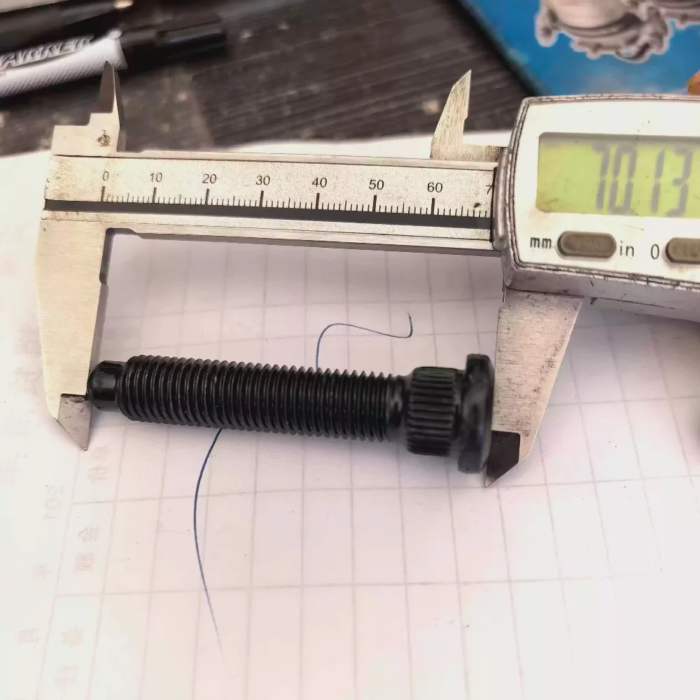 20 Stück Radnaben-Spline-Schrauben der Güteklasse 12.9, Bolzen, gerändelt, Durchmesser 14,6 mm, M12 x 1,5, Länge 70 mm