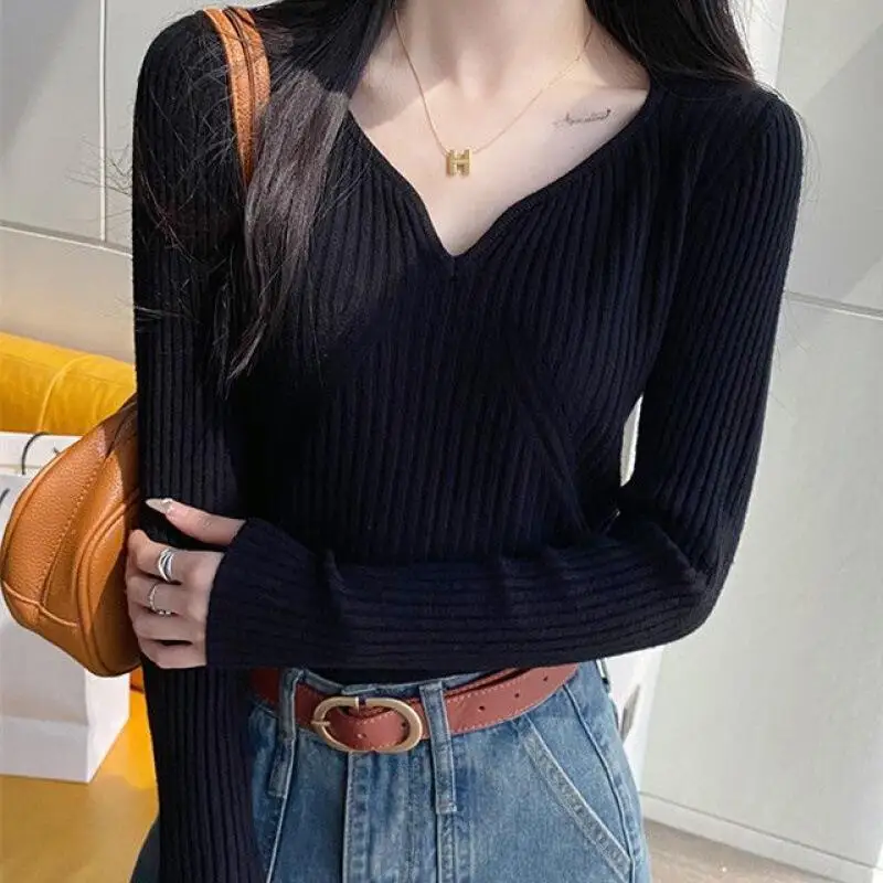 2025 Women Autumnwinter New Thick Warm Long Sleeve Base Knitted Sweater Fashion Versatile Comfort Soft Design Sense Vnecksweater