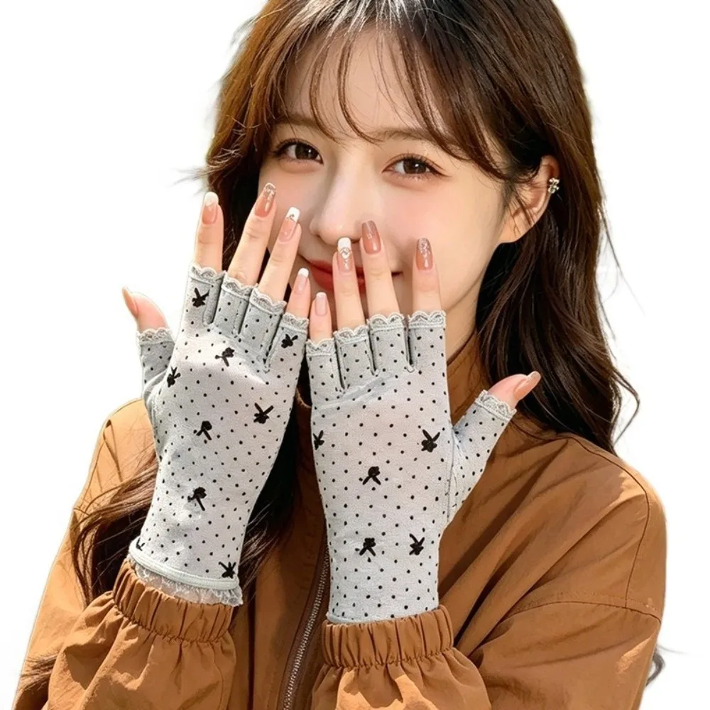 Fancy Style Short Half Finger Gloves Breathable Lace Trim Scar Covering Gloves Thin Mesh Sunscreen Gloves Women