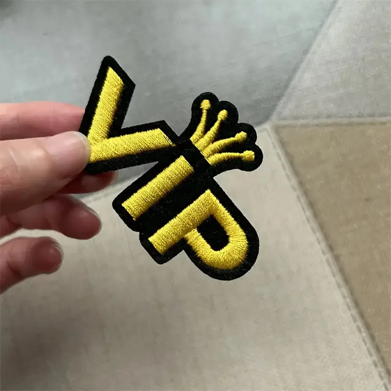10PCS VIP Embroidery Patch Ironing Sewing Patch Badge Crown Decoration Mini Patch Bag Clothing Fabric Adhesive