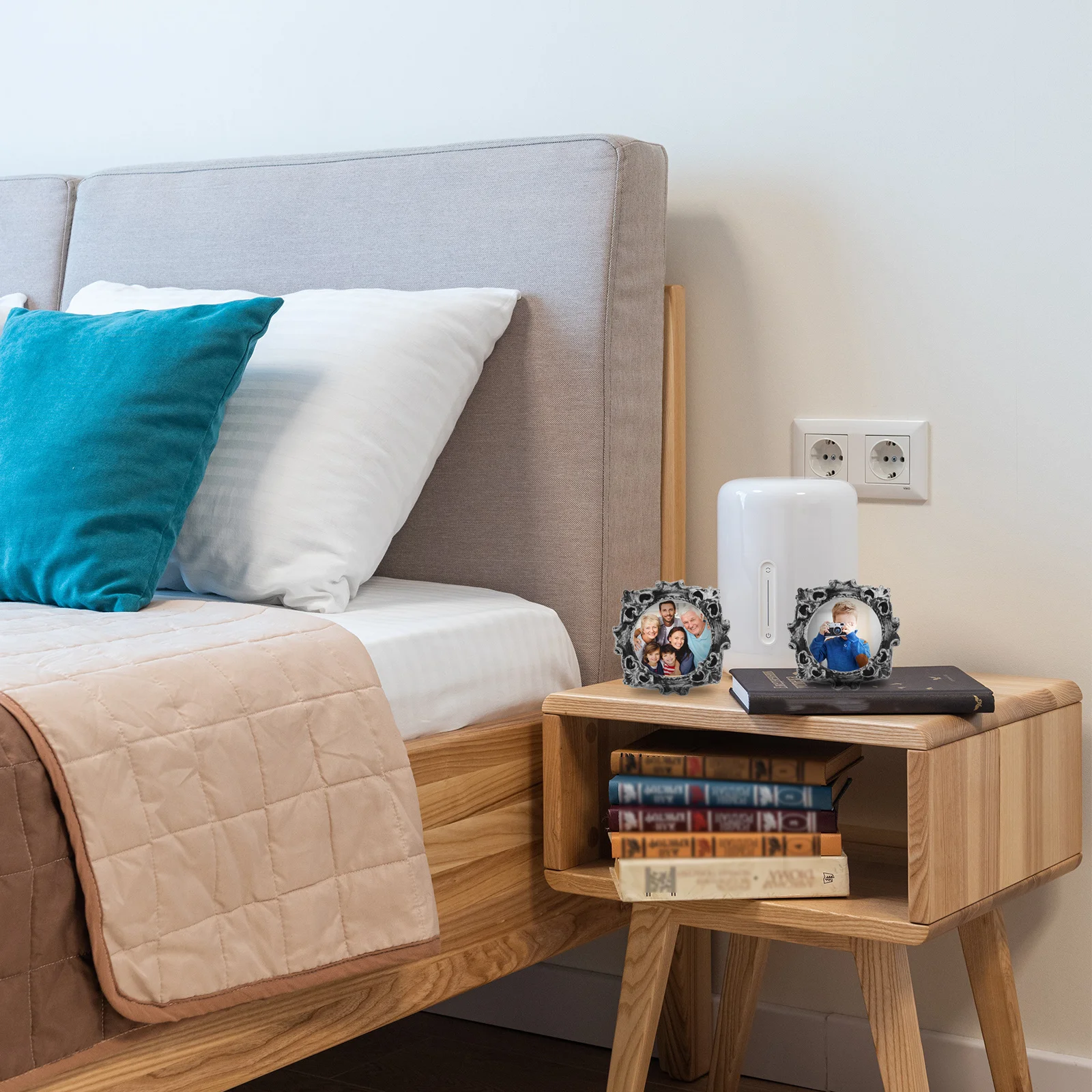 2Pcs 미니 빈티지 수지 사진 프레임 크리 에이 티브 벽 예술을위한 소형 복고풍 사진 홀더 DIY 디스플레이 인형 집 장식 탁상