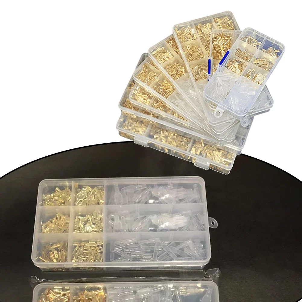 Kit terminale assortito connettori a forcella da 135 pezzi per connessioni di cavi elettrici connessione rapida/disconnessione AWG 22-16 fili