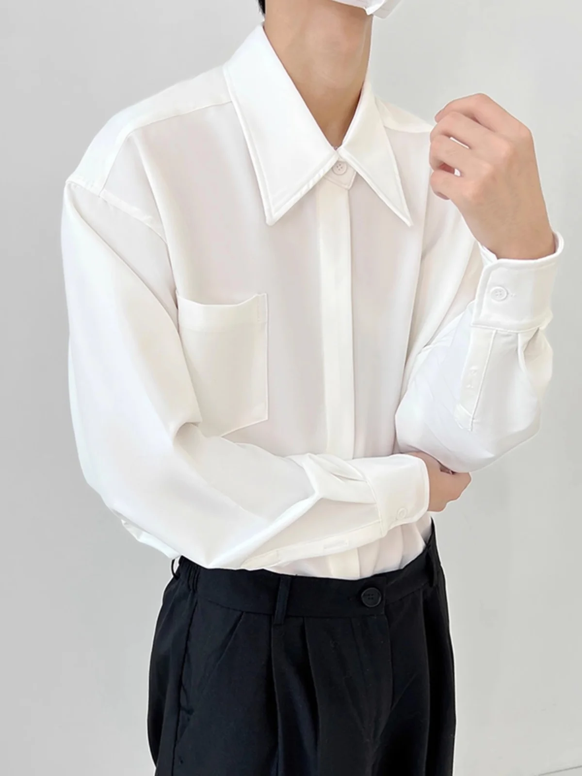 

Men's Long Sve irt Drape Design Loose Fit Spring Autumn White Large Collar French Sle Casual Wear Spring 2024