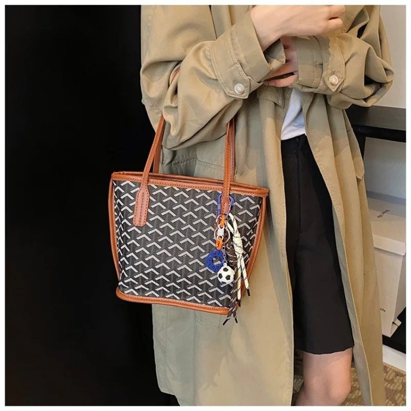 

Modern Shoulder Bag For Women Chic Handbag For Ladies Fashion Crossbody Purse Underarm Bag For City Life