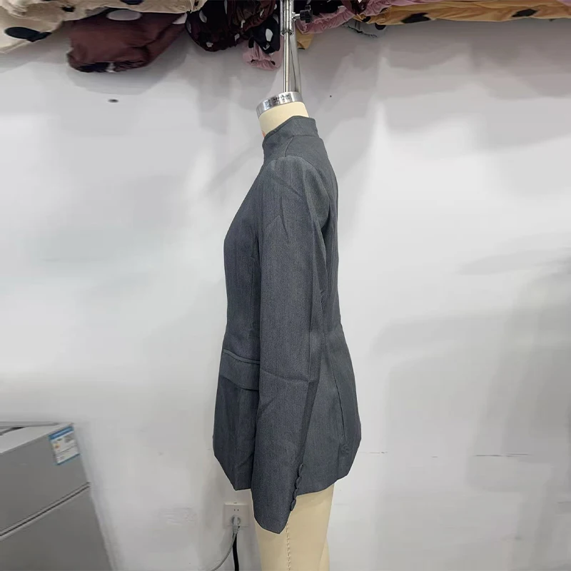 Damen-Blazer mit Stehkragen und Taillenbetonung, elegant, langärmelig, einreihig, schmal geschnitten, schicke Bürojacke – Detail 4
