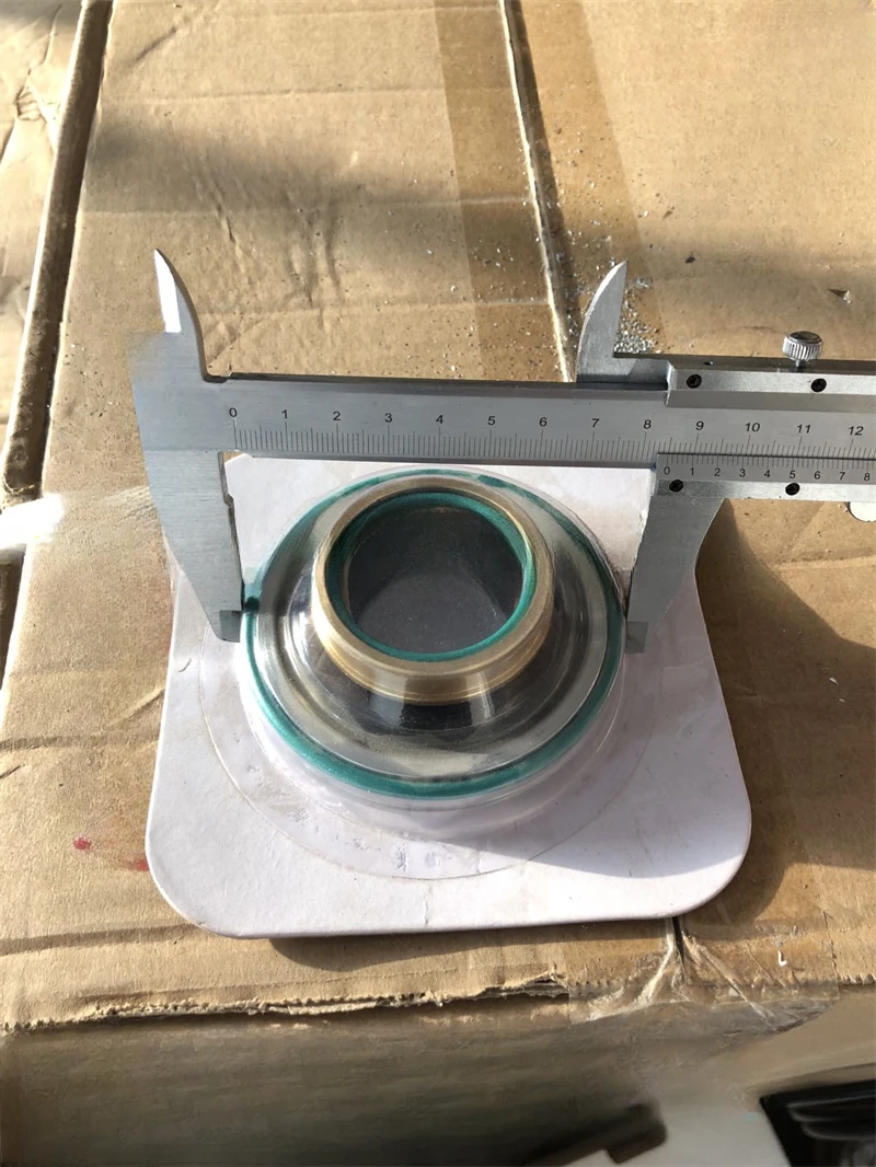 Mixer truck hydraulic pump combined oil seal