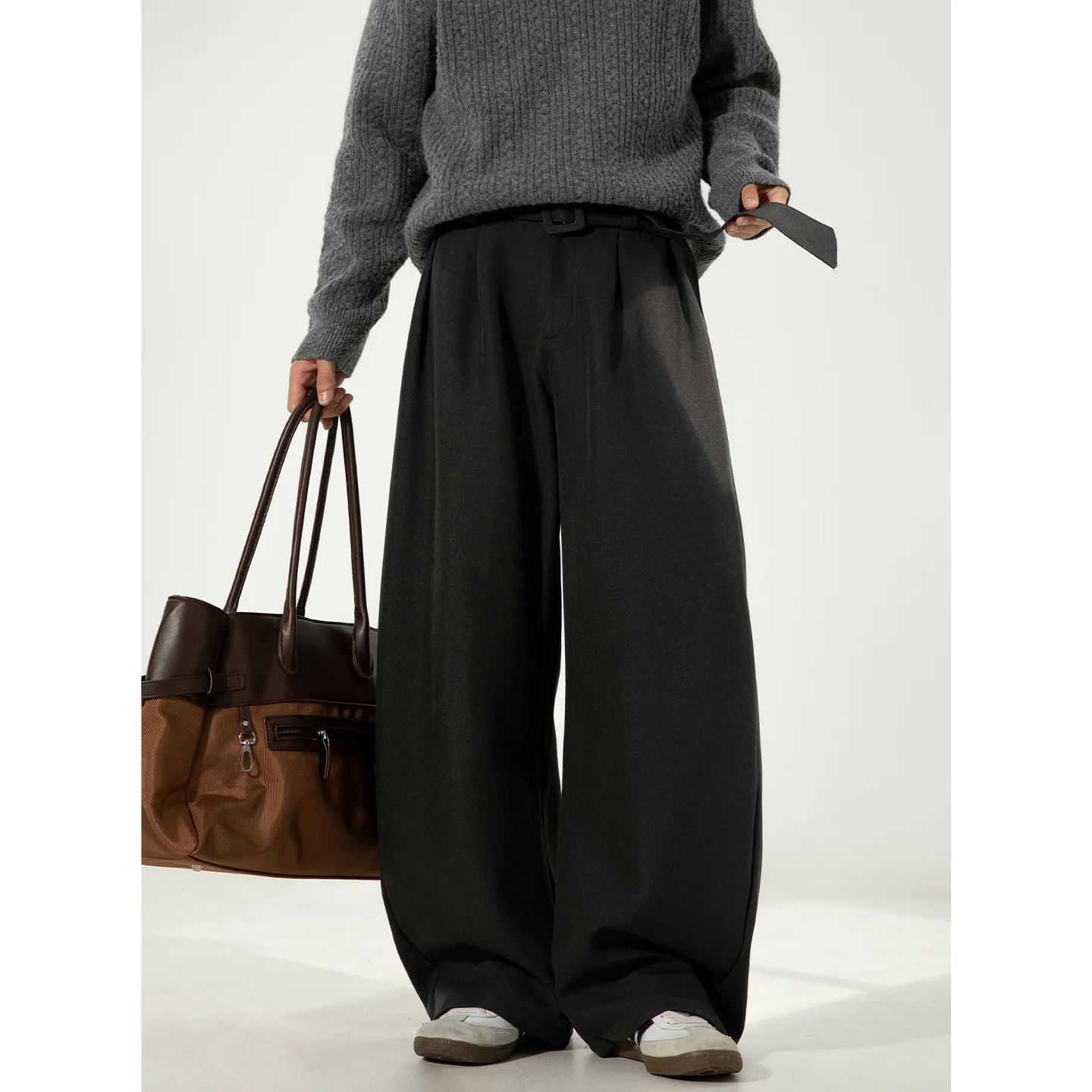 2026 Spring Three-dimensional Pleated and Drape Scimitar Trousers Men's Loose Straight Trousers Belt Casual Trousers
