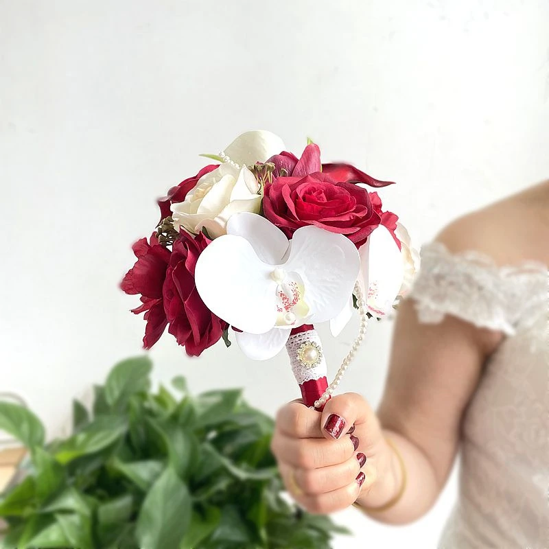 wedding accessories bride Red Roses, White Roses, Phalaenopsis, tulips, calla lilies, the combination of the bride hand bouquet