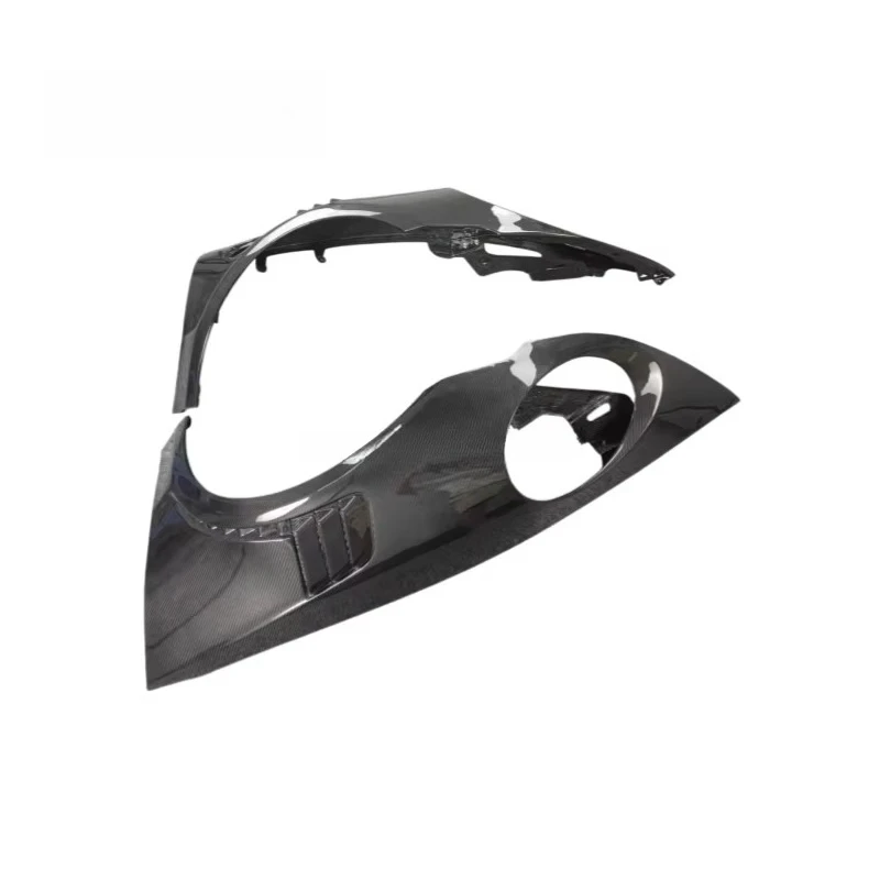 Custom-made Dry Carbon Fiber Fenders Suitable for the 911 992 Turbo S Body Kit.