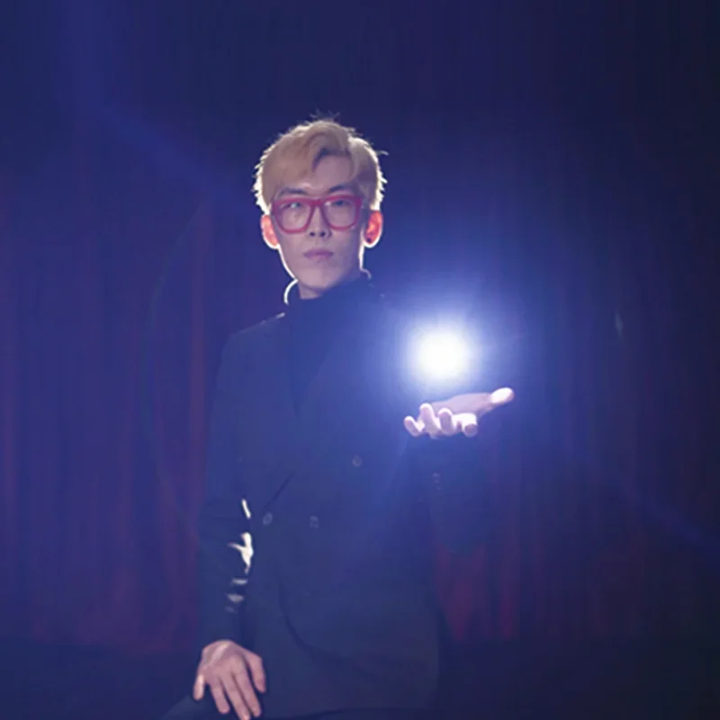 floating-light-dimension-l-by-magicat-gimmick-and-online-instructions-stage-magie-props-magic-tricks-illusions-street-magia