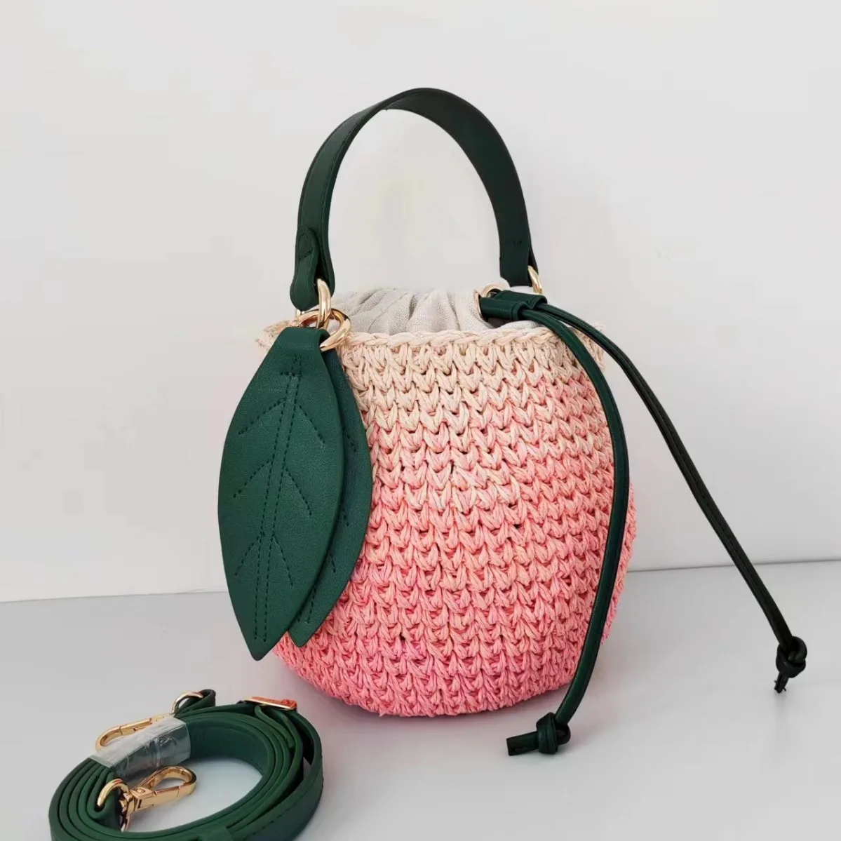 

Модная универсальная милая корзина ручной работы из соломы с градиентом в форме персика, сумка-ведро, тканая сумка с фруктами, кошелек