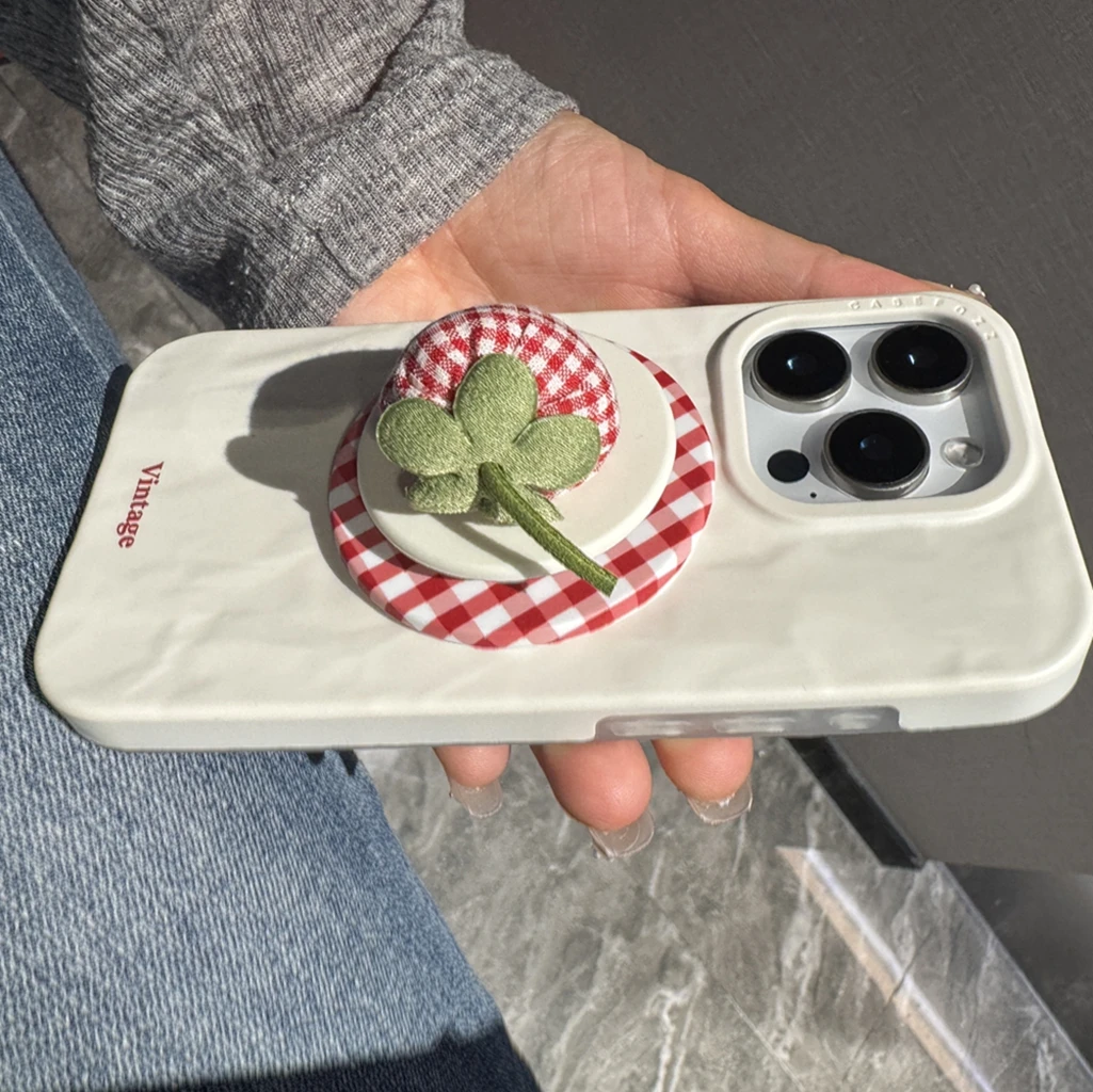 

Fun Stereoscopic Fabric Strawberry Grid Pattern With Holder Magnetic Phone Cover Case for iPhone 16 15 14 13 12 Pro Max