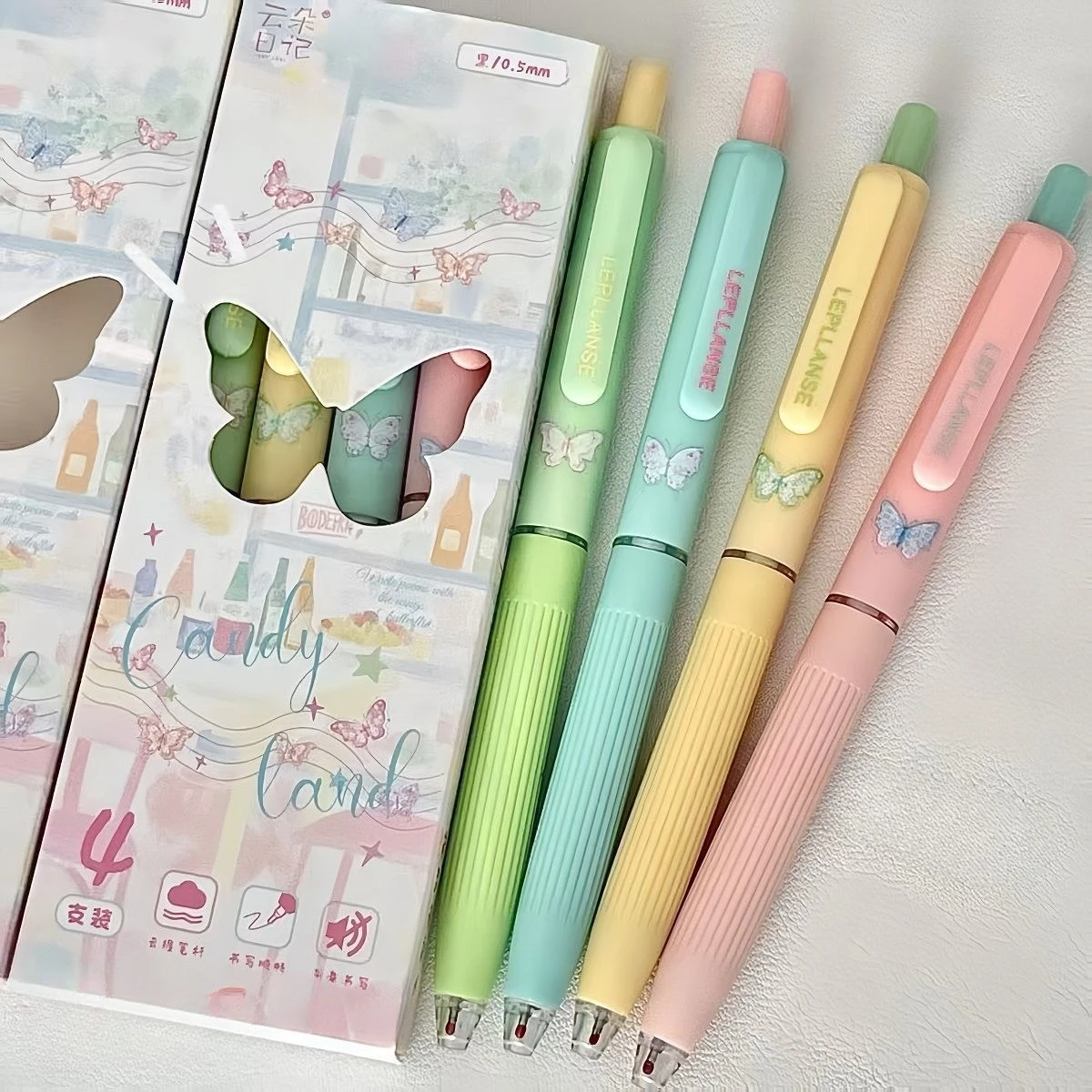 

Набор из 8 черных гелевых ручек с разноцветными элементами и рисунками бабочек, стильные гелевые ручки премиум-класса с черными чернилами, быстросохнущие, обеспечивающие плавное письмо, подходят для офисных подписей и заметок на совещаниях.