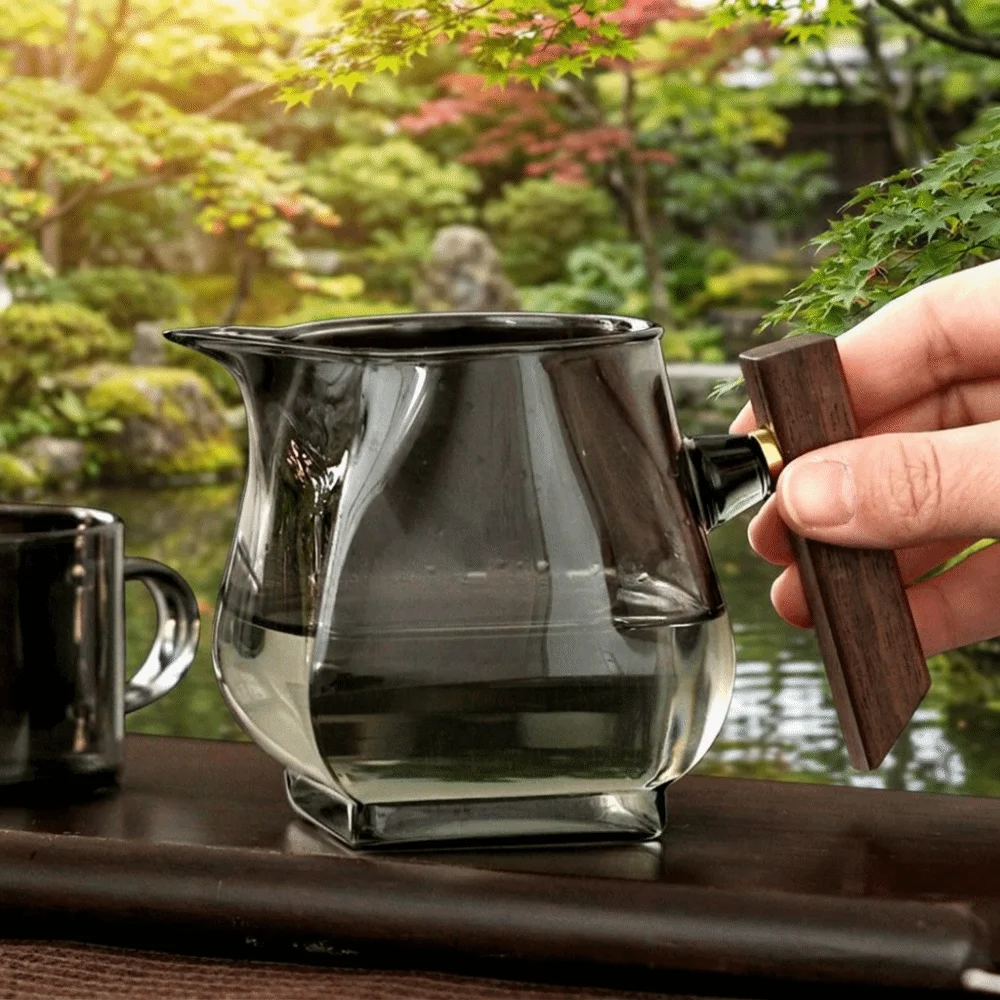 Kung Fu Tea Set Wooden Handle Glass Tea Dispenser Heat-Resistant Thick Four-sided Fair Cup Clear 400ml Coffee Milk Pot Office