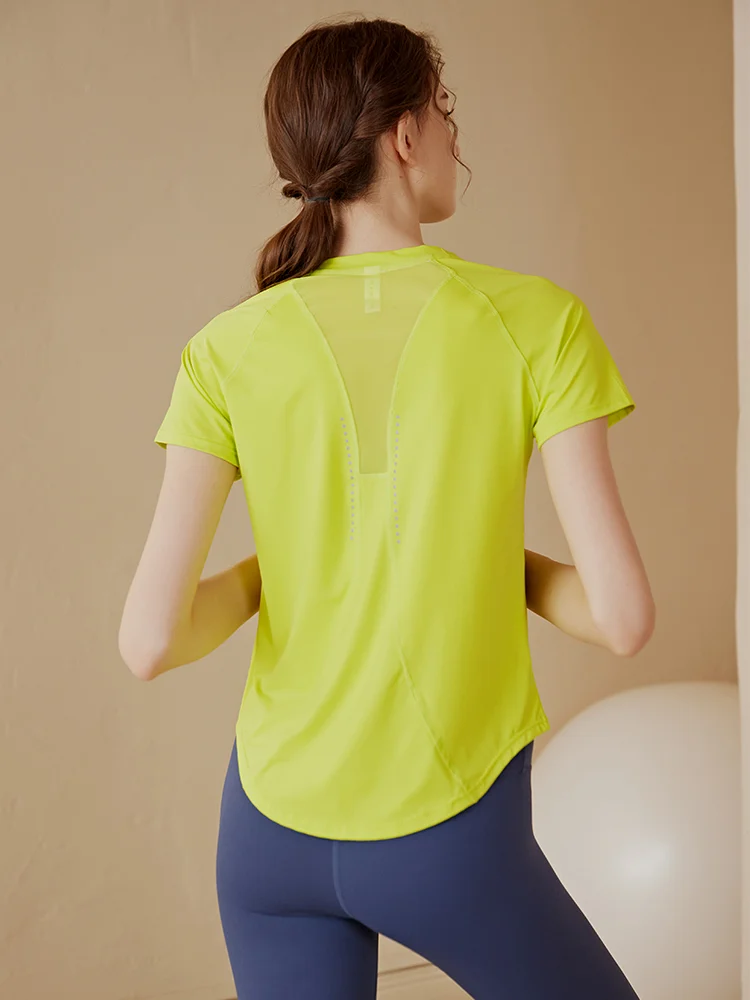 

Модная женская одежда для йоги 2025: Новая высококачественная свободная быстросохнущая спортивная футболка-топ из шелка для фитнеса