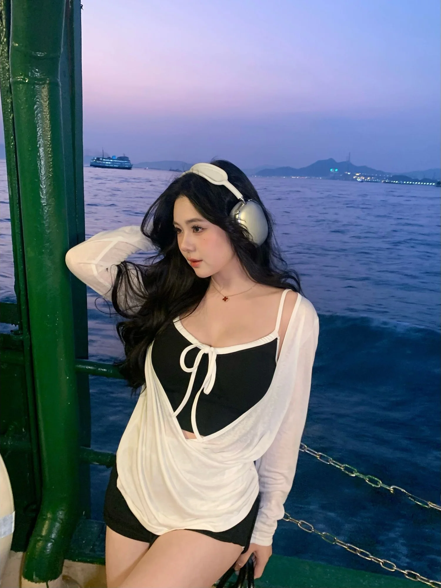 

Cute Face Hero Lazy Knitted Strap Top Breathable High Elastic Color Block Sweater Women's Summer Fashion Set Two Pieces