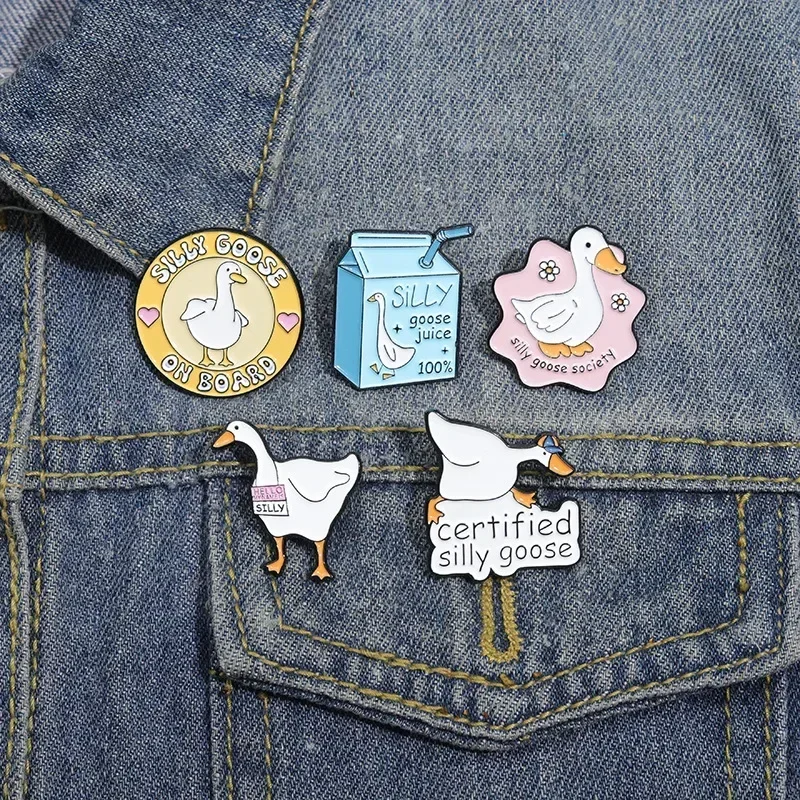 Cute Funny Goose Enamel Pins Cartoon Animal Flower Brooches Jacket Clothing Backpack Badge Accessories Jewelry Gift Wholesale