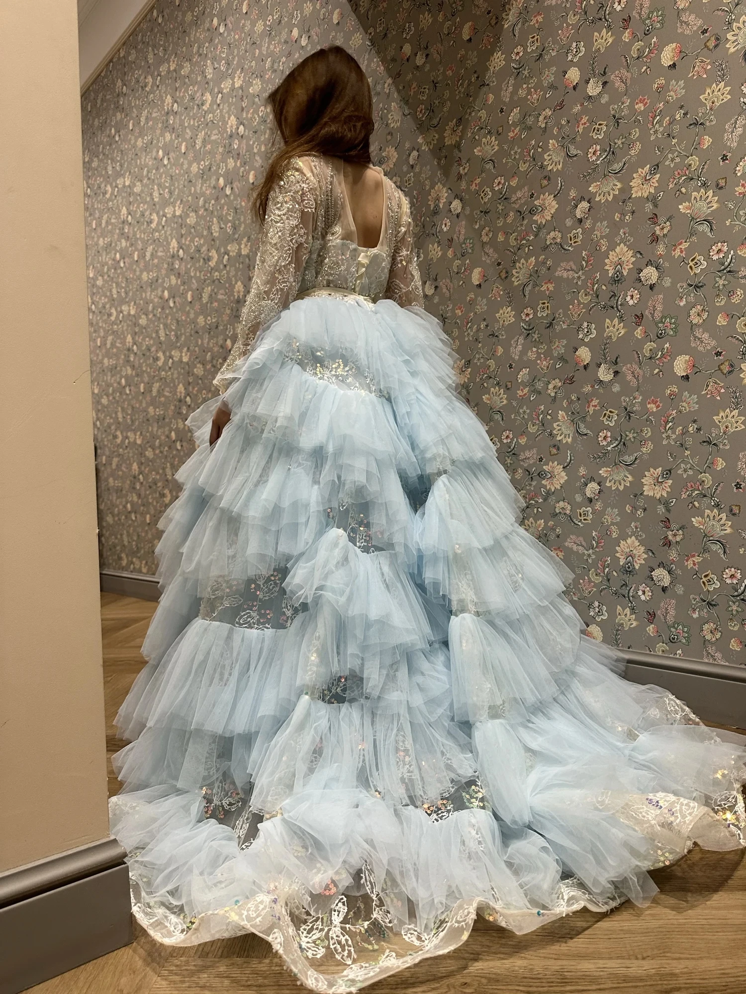 The new 4-12-year-old girl evening dress long sleeve long skirt flower girl birthday piano show banquet girls panton yarn
