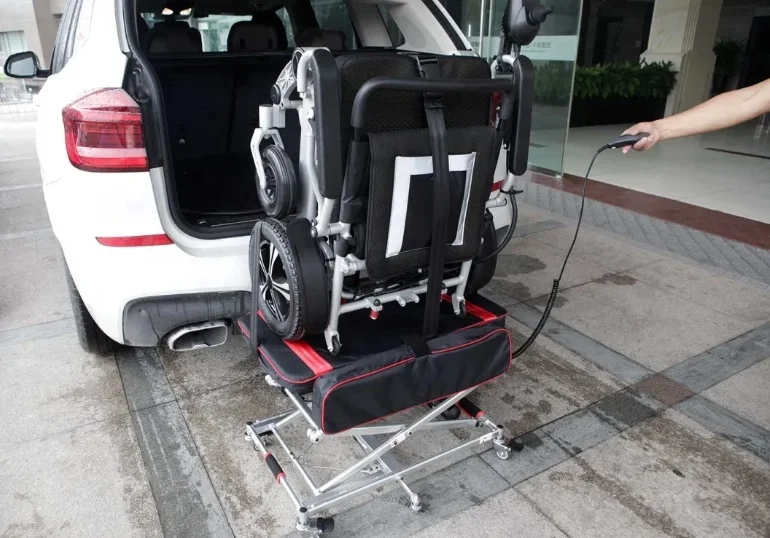 Portable Electric Wheelchair Lift Hoist 50kg Lightweight Accessible Travel Hoist Machine for Wheelchair Users