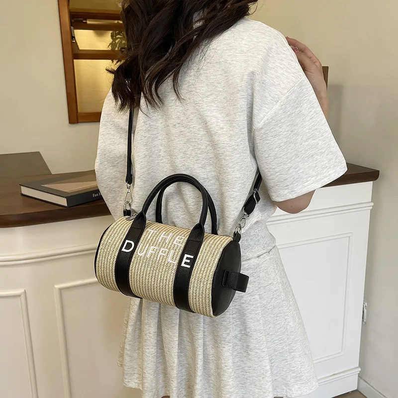 2025 Nuova borsa tote in paglia intrecciata da donna, grande borsa shopper in tela con stampa di lettere, borsa a tracolla alla moda per viaggi in spiaggia