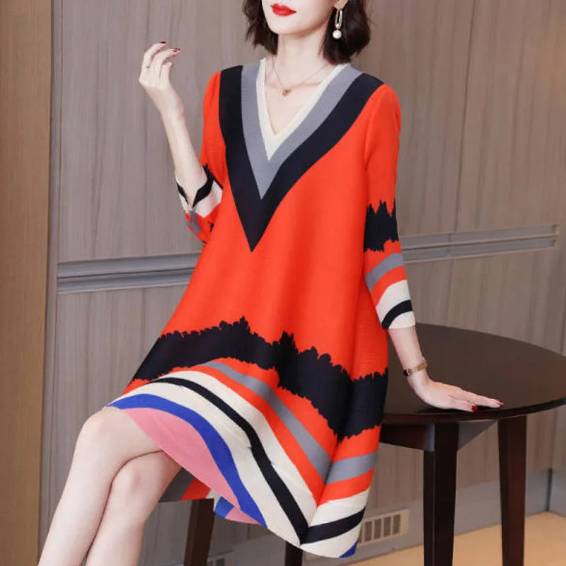 Spring Summer Fashion Elegant Women\'s V-Neck Printed Dresses Loose All-match Three Quarter Sleeve Casual Mid Dress for Female