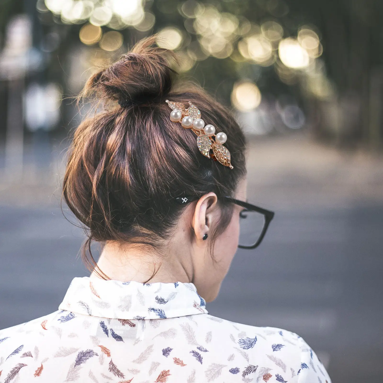 

2Pcs Elegant Butterfly Bow Hairpins with Rhinestone Pearl Accents Premium Alloy Lightweight Comfortable for Wedding Party