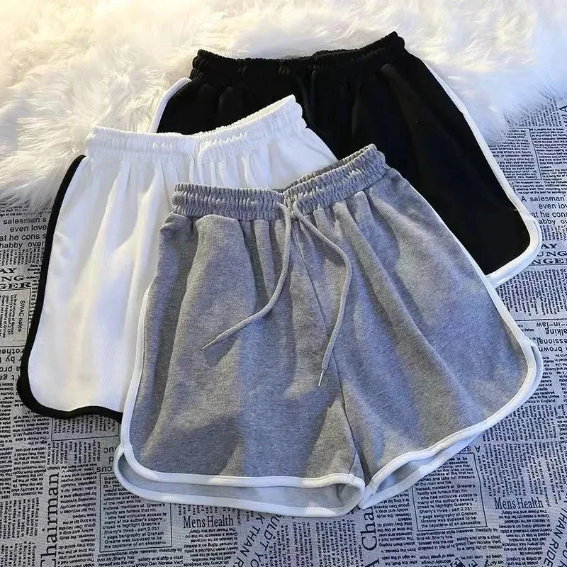 Gestreifte Sportshorts für Damen, koreanische Mode, lässige Mini-Shorts, Sommer, einfache, lockere Shorts mit weitem Bein, Damen, neu