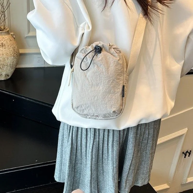 

2025 Новая высококачественная роскошная брендовая женская кожаная сумка на плечо известного дизайнера, повседневная элегантная парижская сумка ​