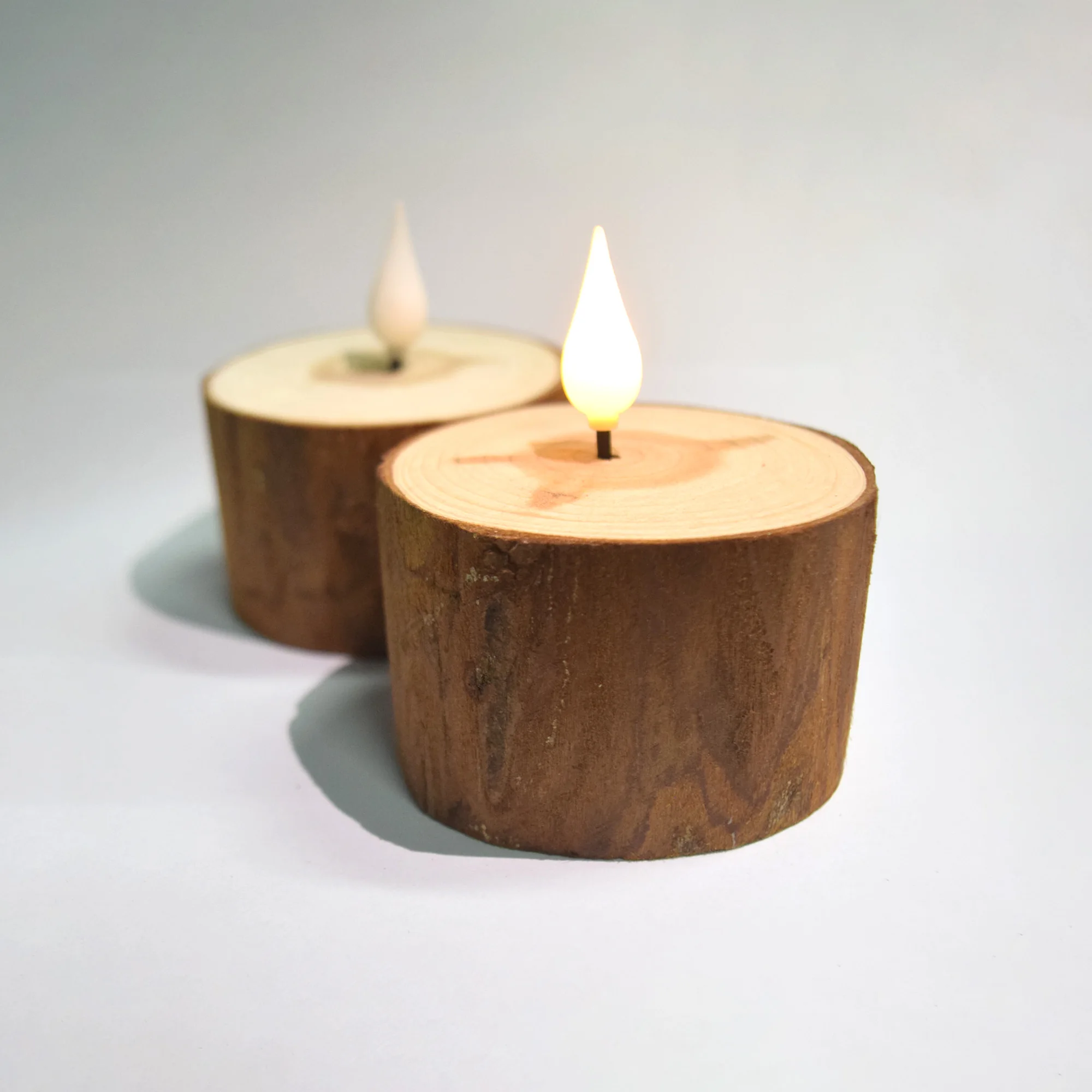 شموع FPOO LED مع شمعة خشبية عن بعد قابلة لإعادة الشحن وامضة عديمة اللهب لتزيين عطلة الزفاف المنزلية