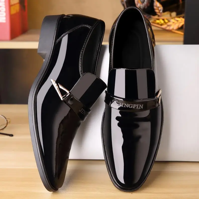 

2022 Autumn New Men's Leather Shoes Fashion All-match Bright Patent Leather Pointed Casual Shoes Business Men's Shoes