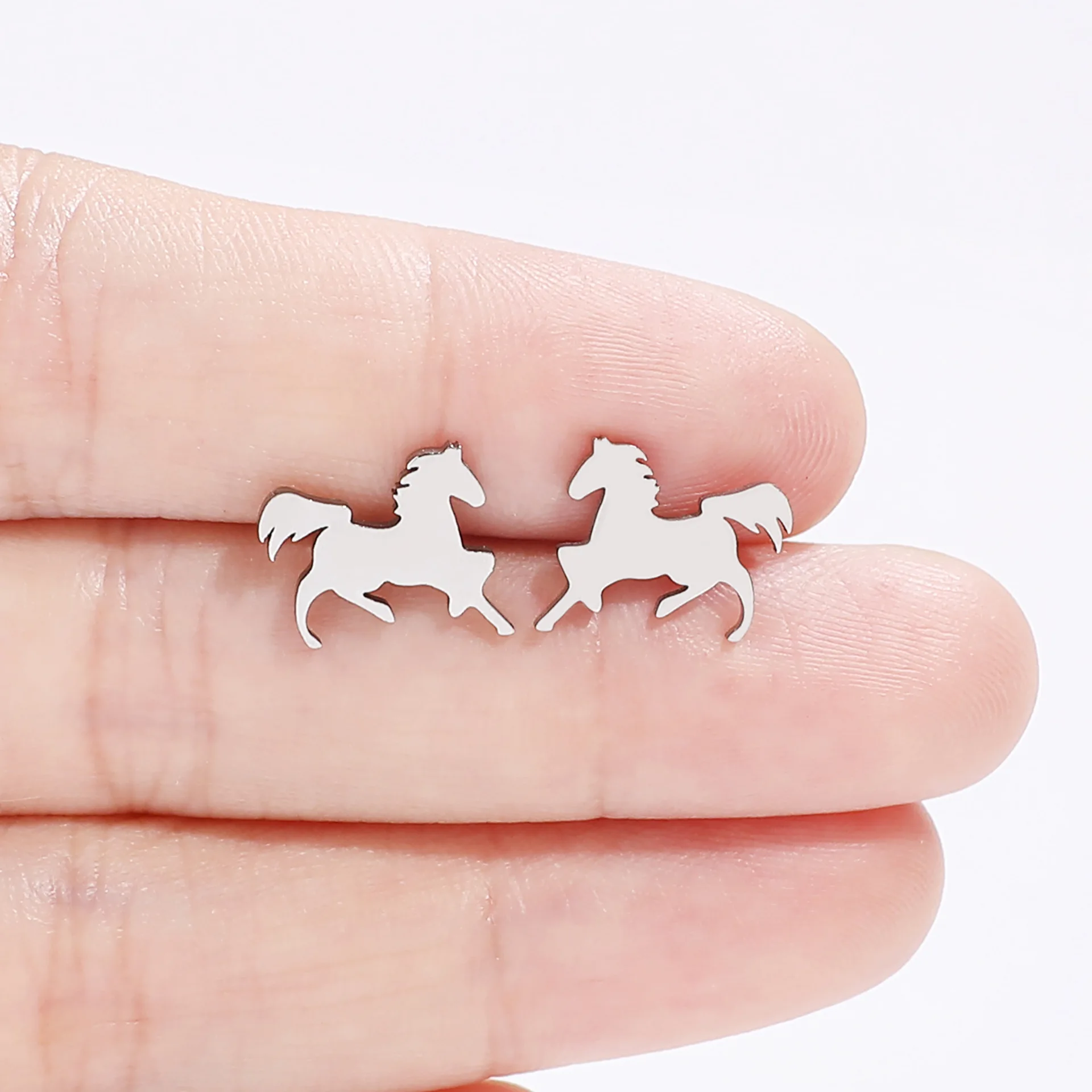 New fashionable stainless steel animal horse stud earrings, versatile earrings and accessories for women, and small gifts for fe