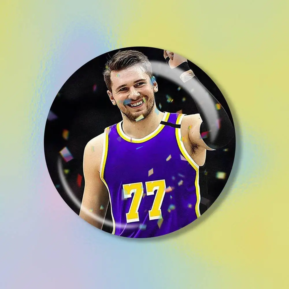 L-Luka D-Doncic 77  Brooch Metal Decorative Brooch Pins for Backpack Clothes Jacket Accessories,Souvenir.