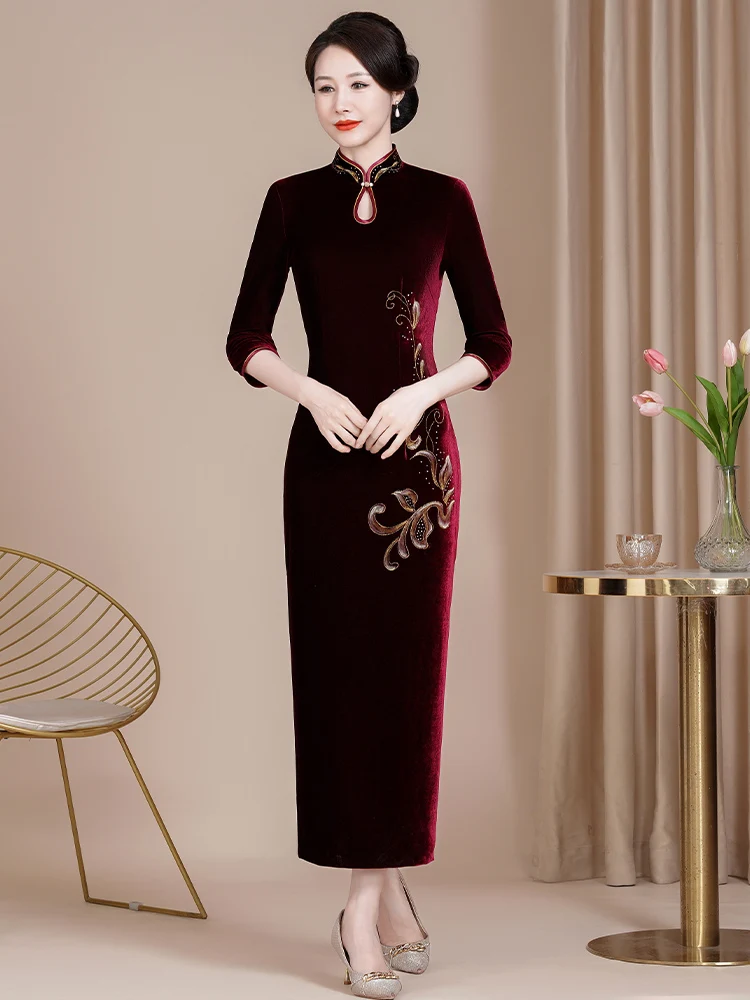 

Элегантное бархатное свадебное платье-ципао для женщин старшего возраста с высоким разрезом, длинными рукавами, в китайском стиле, винтажное свадебное платье